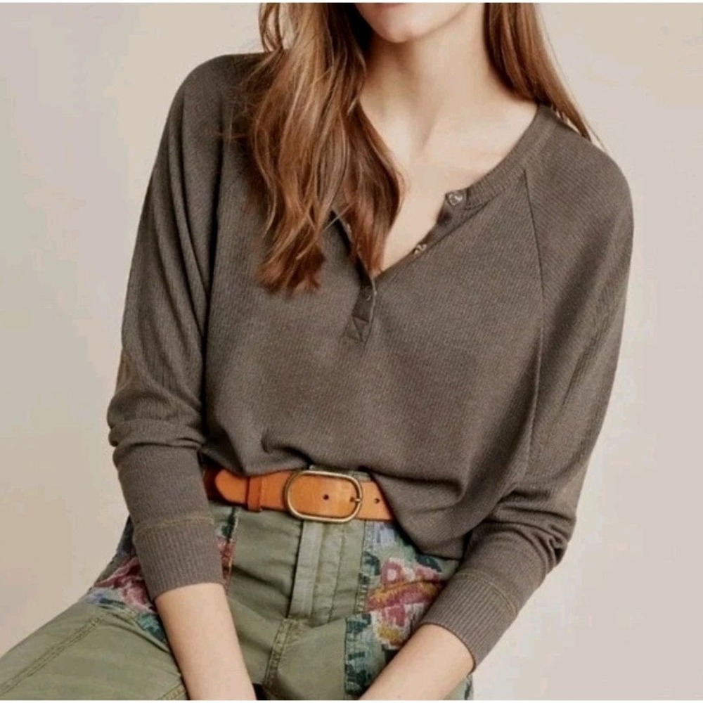 CHASER Anthropologie Ribbed Raglan Sleeve Henley Top M earth tone casual